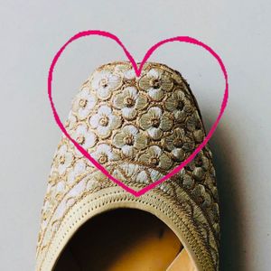 💫💫💫Stunning Gold Juttis 💫💫💫