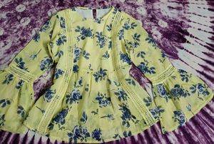 Chic Yellow Floral Top💛✨