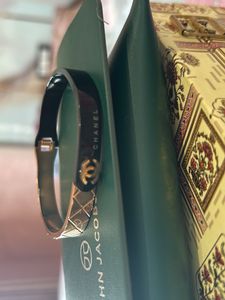 Anti-tarnish Elegant Gold &amp; Black bracelet