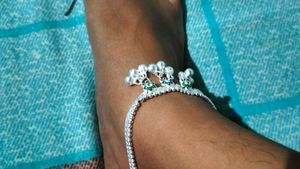 Women Anklet Green Stone Design