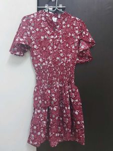 Chic Floral Ruffle Dress