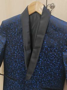 Stylish Blue Jacquard Blazer