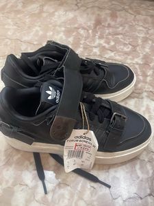 Addidas original sneakers for women