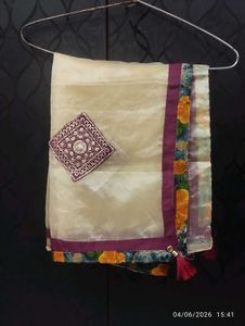 golden dupatta