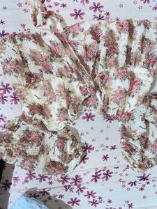 Floral Print Off-Shoulder Top 😍