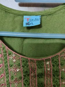 Green Embroidered Kurta with side pocket