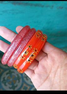 Set of 4 Sparkling Bangles