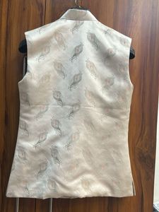Ivory &amp; Silver Feather Print Nehru Vest