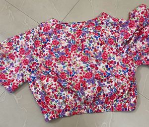 Like New Co Ord Set Floral Crop Top And Shorts