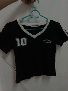 Stylish Black Crop Top with '10' Graphic