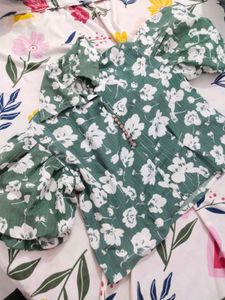 Green Floral Puff Sleeve Top