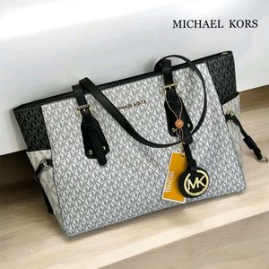 Michael Kors voyager tote bag