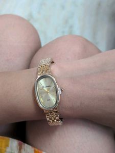 Vintage Gold Oval Wristwatch