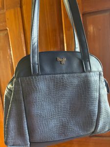 Baggit women blue shoulder bag