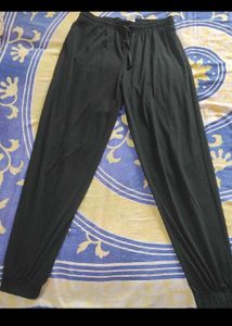 2 jogger pant and two shorts