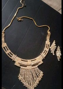 Stunning Crystal Necklace and Earring Set