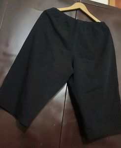 Black Shorts Capri For Girl Or Woman 32 Waist