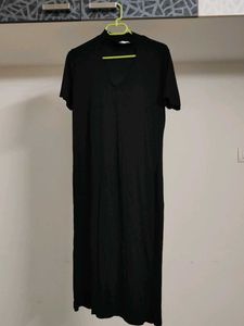 Chic Black Midi Dress with Choker neckline