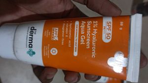 The Derma Co. 1% Hyaluronic Sunscreen Aqua Gel SPF