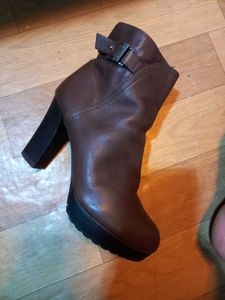 Chic Brown Leather Platform Boots