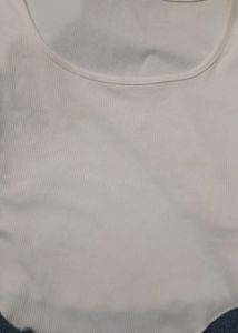 Square Neck Off White. Crop Top