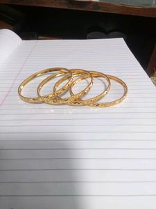 New Set of 4 Gold-Tone Bangle Se