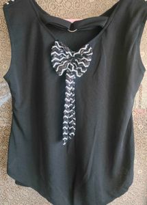 Kids 6-8 years NEW Top with Sequined Bow
