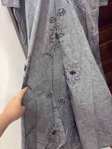 Elegant Grey Kurta with Floral Embroidery