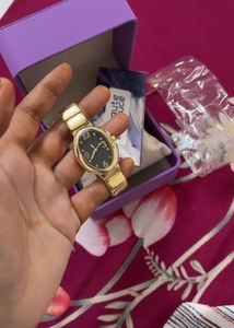 Elegant Gold Women's Watch