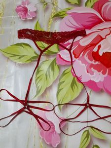 (1200)Red Lace Thong Garter