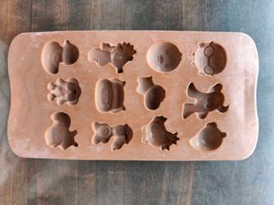 Kids &amp; Squares Chocolate Mould