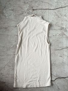 Sleeveless Mock Neck Top