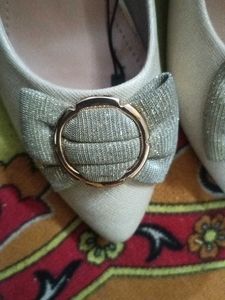 Moodys' Heels with Bow Accent