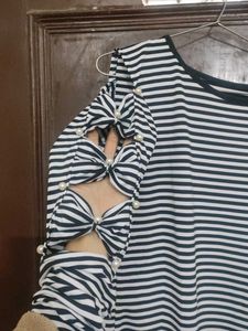 Striped black and white top