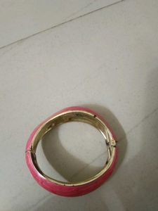 Chic Cream and Gold Bangle Bracelet