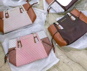Michael Kors voyager tote bag
