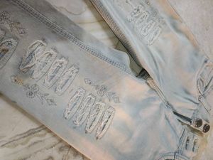 Light Wash Ripped Jeans