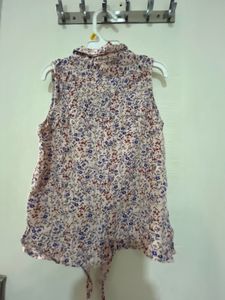 New Beautiful Sleeveless Shirt With Front Knot