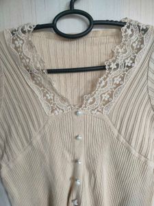 Lace Trim Knit Crop Top