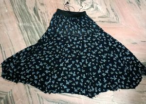 💚💙BLACK FLORAL SKIRT