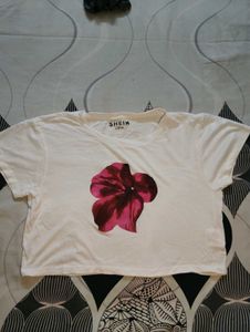 SHEIN White Cropped T-Shirt with Flower Print