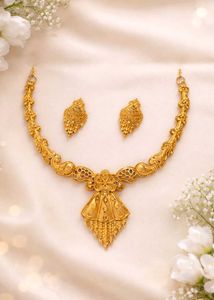Exquisite Gold Necklace and Earring Set