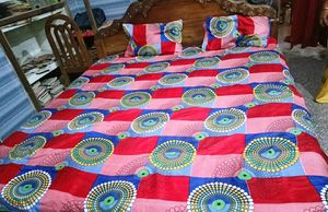 Bedsheet With Pillow Covers