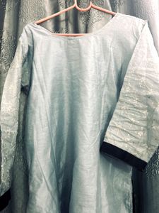 Elegant Blue Embroidered Kurta