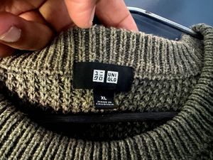 Uniqlo Original Green Knit Sweater