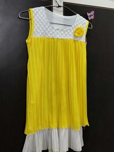 Girls Yellow sleeveless top