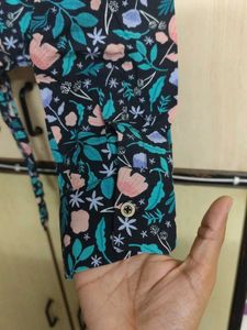 Floral Print Cropped Button-Up Shirt