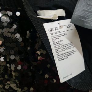🆕H&amp;M Skirt With Sequins