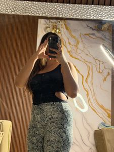 Stylish Black One-Shoulder Bodysuit