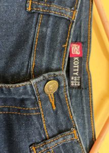 Kotty Dark wash denim jeans